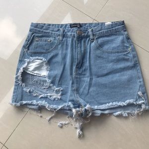Brand New never worn boohoo distressed shorts
